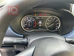 نيسان فيرسا